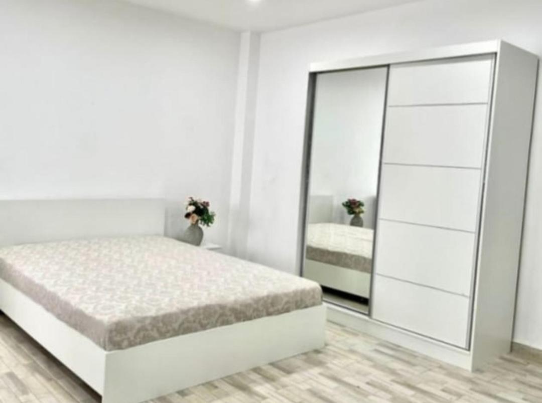 Apartament 3 Cam Grand Arena ブカレスト エクステリア 写真